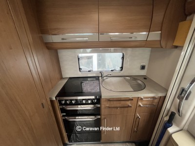 Autotrail Tracker EKS 2015 (Trade) image 11