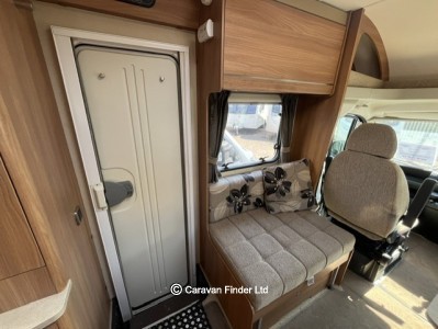 Swift Escape 664 2012 (Trade) image 8