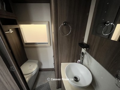 Autosleeper Broadway EB 2018 (Trade) image 9