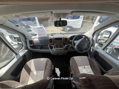 Autosleeper Broadway EK TB LP 2012 (Trade) image 7