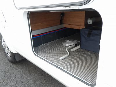 2017 Autotrail APACHE 634U image 3