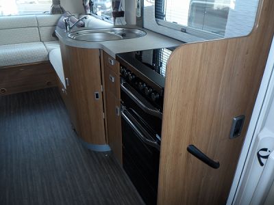 2017 Autotrail APACHE 634U image 5