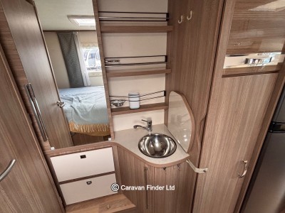 2016 Rapido 640F image 9