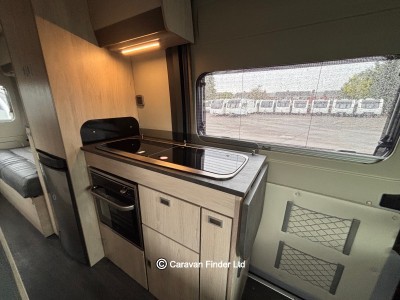 Autotrail Adventure 65 2021 (Trade) image 6