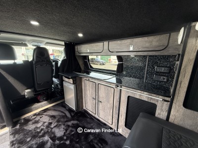 Vauxhall Vivaro Campervan 2016 (Trade) image 9