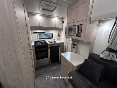 Elddis Autoquest APEX 115 - AUTO 2026 (Trade) image 4