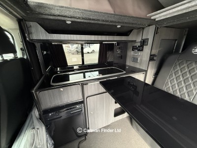 Vauxhall Vivaro Campervan 2016 (Trade) image 8