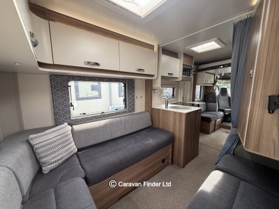 Swift Escape 674 2018 (Trade) image 11