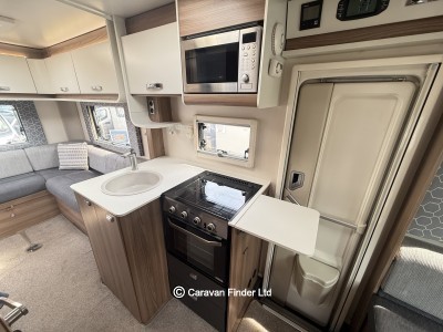 Swift Escape 674 2018 (Trade) image 7