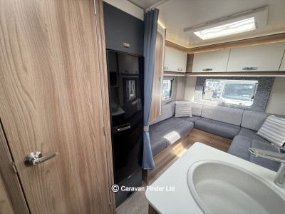 Swift Escape 674 2018 (Trade) image 9