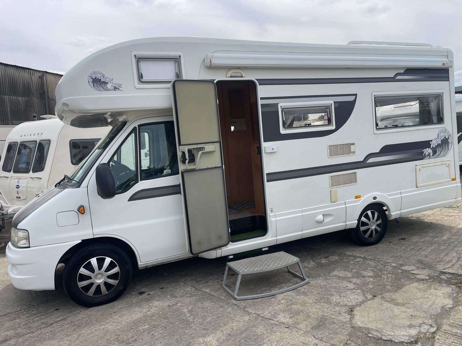 Lunar Roadstar 4 berth 2003