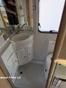 Elddis Autoquest 400 2003 (Trade) image 9