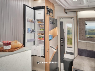 Bailey Adamo 60 - 2 2026 (Trade) image 5