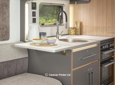 Bailey Adamo 60 - 2 2026 (Trade) image 7