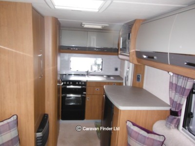 Autotrail Tracker EKS 2018 (Trade) image 3