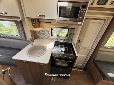 Swift Escape 674 2017 (Trade) image 6