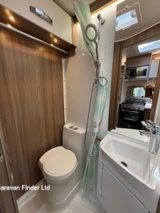 Swift Escape 674 2017 (Trade) image 10