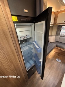 Swift Escape 674 2017 (Trade) image 9