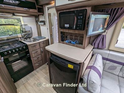 Autosleeper Bourton 2017 (Trade) image 10