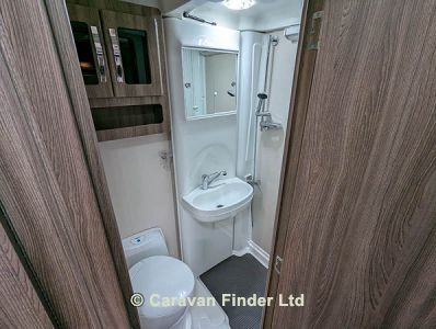 Autosleeper Bourton 2017 (Trade) image 12