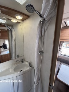 Swift Lifestyle 686 2015 (Trade) image 9