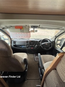 Swift Lifestyle 686 2015 (Trade) image 3