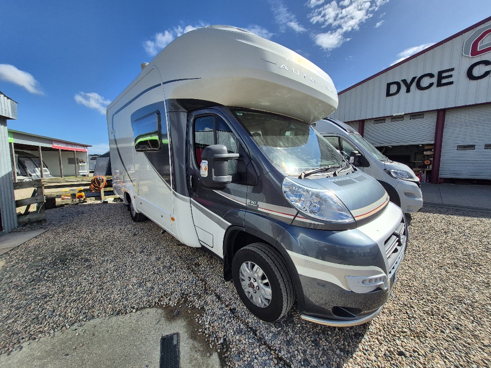 Autotrail Frontier Navajo 2015