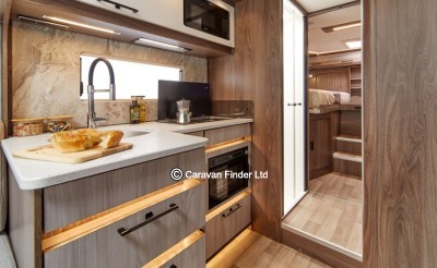 Coachman Avventura 545 2026 (Trade) image 6