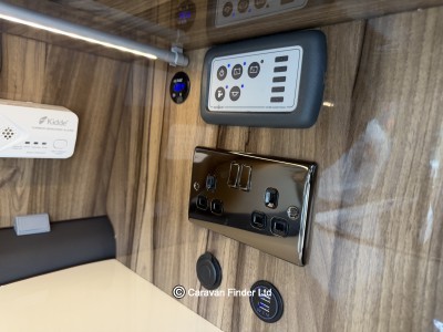Other Toyota Alphard Milldown Conversion 2004 (Trade) image 7